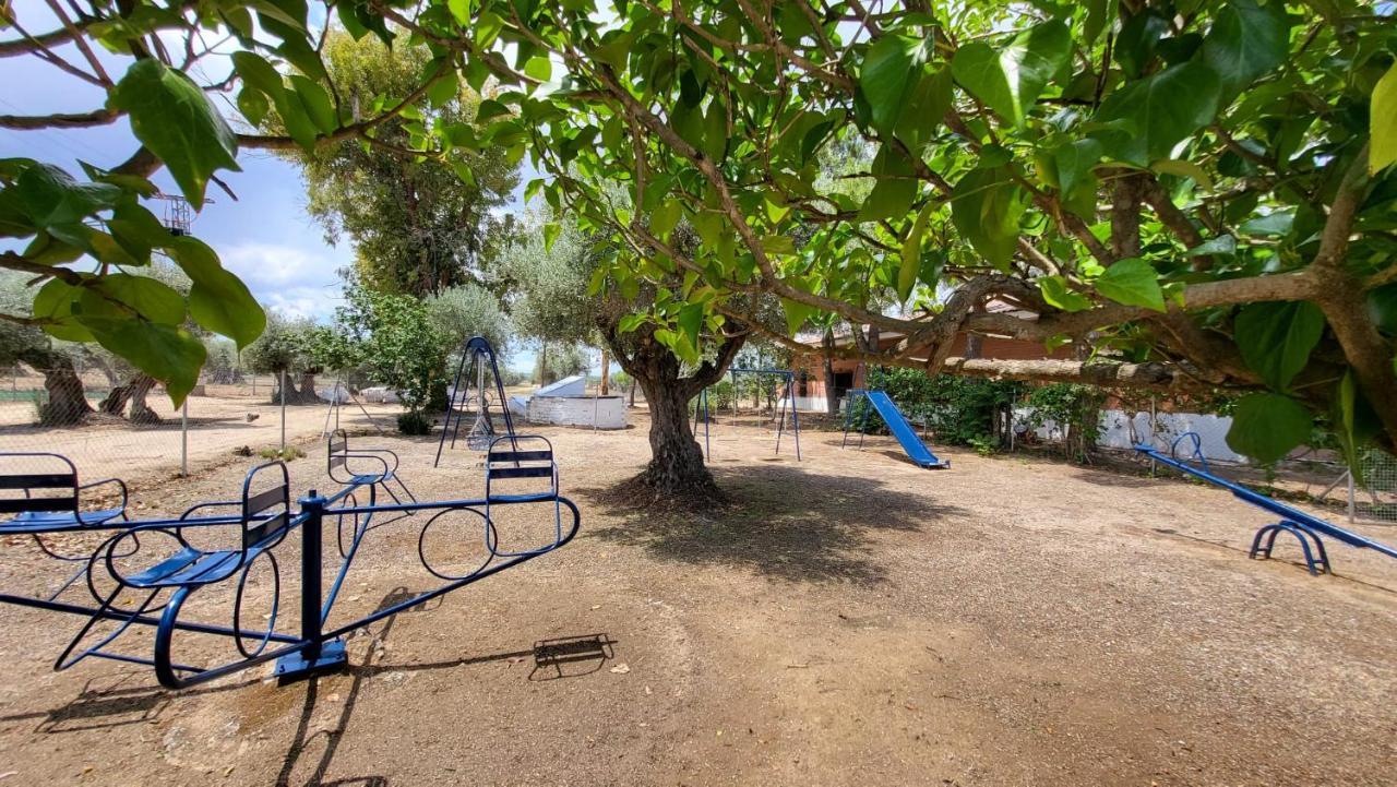 Hostal San Martin De Montalban Casa di campagna San Martín de Montalbán