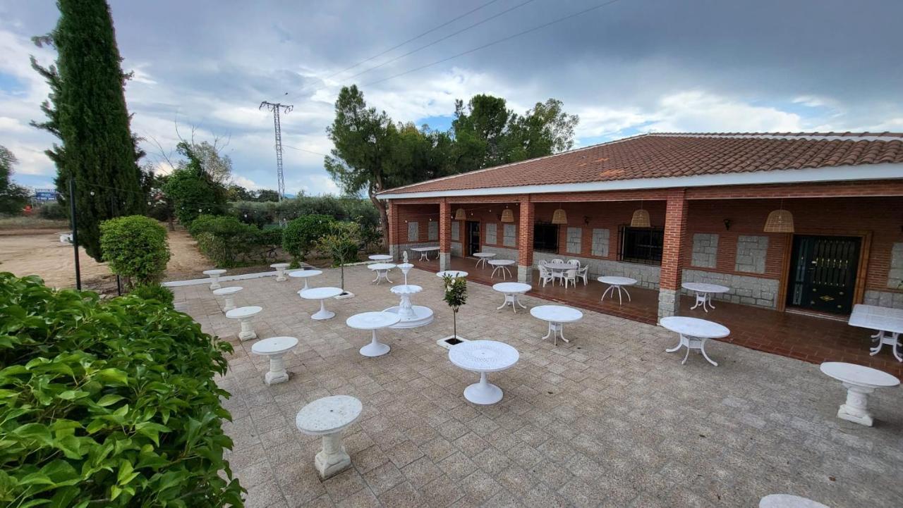 Hostal San Martin De Montalban *